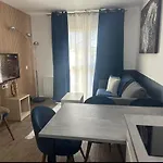 Apartament Immodely & La Magie De Serris